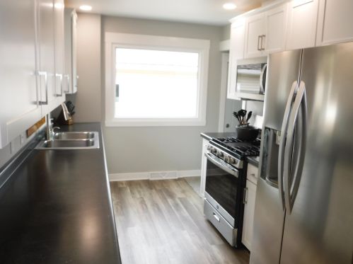 1750 Lilac Dr, Manitowoc WI  54220-6728 exterior