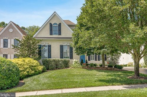 8 Hampshire Ct, Wilmington, DE 19807-2535