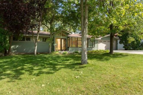 3932 Edgewood Ave, Minneapolis, MN 55427-1436