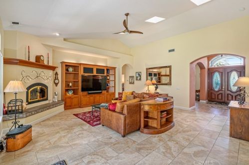 1440 Ridge Rd, Templeton CA  93465-9303 exterior