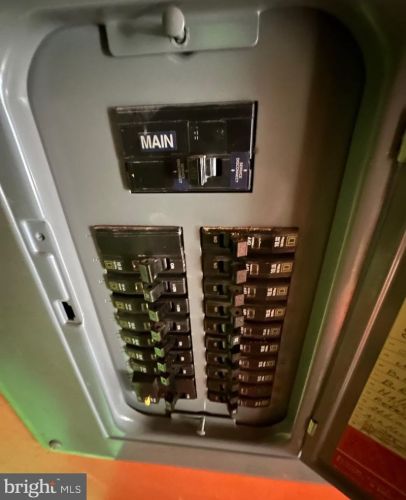 27 Butler St, Harrisburg PA  17103-2028 exterior