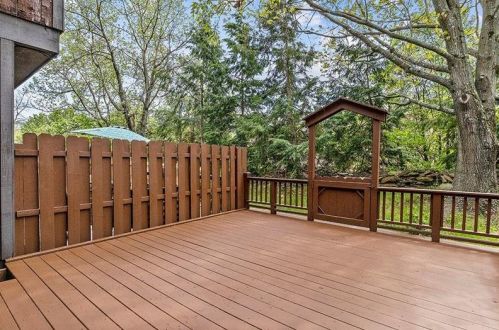 502 Bayberry Ln, Imperial PA  15126-9661 exterior