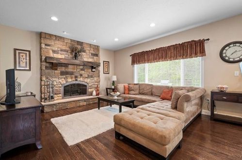 1015 Noble Pne Ct, Trafford PA 15085-9786 exterior