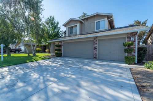 2413 Colony Manor Dr, Riverbank, CA 95367-2606
