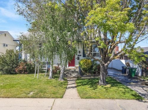 1421 Park St, Lodi, CA 95242-3838