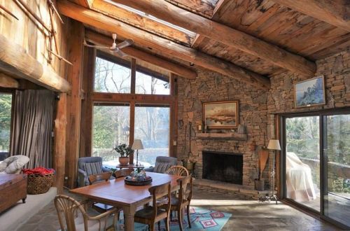 2462 County Line Rd, Champion, PA 15622-2066