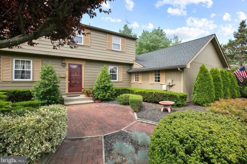 5 Tricia Ln, Berlin Boro, NJ 08009-2210