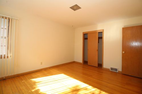 7200 Lakefield Dr, Milwaukee WI  53219-4024 exterior