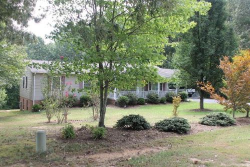 351 Deerwood Dr, Blairs, VA 24527-1037