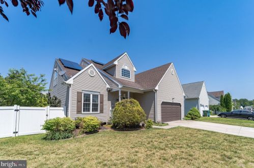 122 Juniper Ln, Auburn, NJ 08085-4060