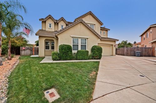 8621 Aubrey Ct, Elk Grove, CA 95624-3947
