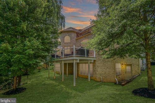 5253 Monroe Dr, Springfield, VA 22151-3740