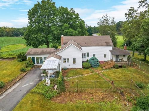 215 Freedom Rd, Pleasant Valley, NY 12569-5433