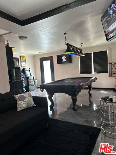 5520 Cahuenga Blvd, North Hollywood CA  91602-2376 exterior