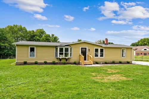 2400 Condit Dr, Pataskala, OH 43062-7730
