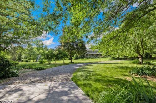 2 Hamilton Rd, White House Station, NJ 08889-3900