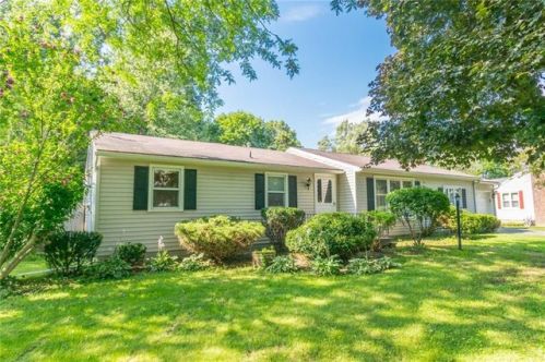 22 Shirley St, Shortsville, NY 14548-9327
