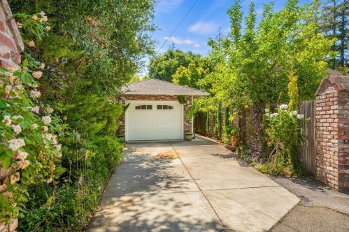 932 Lundy Ln, Los Altos CA  94024-5940 exterior