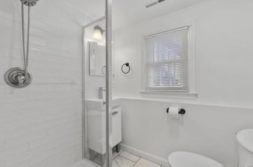 66 Todd Dr, North Haven CT  06473-1038 exterior