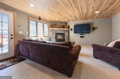 1306 16th Ave, Columbus MN  55025 exterior