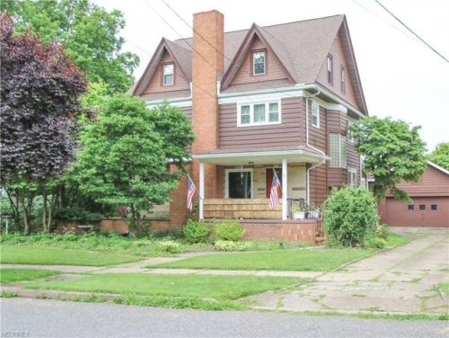 152 Elm St, Leetonia, OH 44431-1014