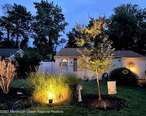 1009 Inland Rd, Lacey NJ  08731-5209 exterior