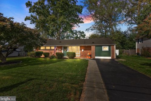 7312 Inzer St, Springfield, VA 22151-3006