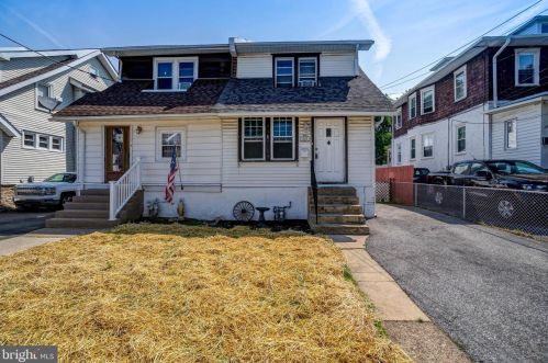 703 Summit Ave, Prospect Park, PA 19076-1530