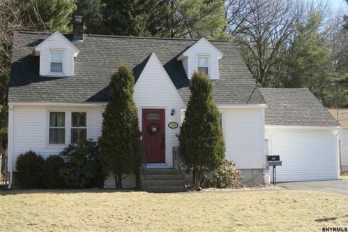 1097 Fort Hunter Rd, Schenectady, NY 12303-4564