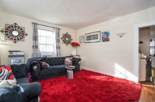 111 Eldridge St, Manchester CT  06040-5551 exterior