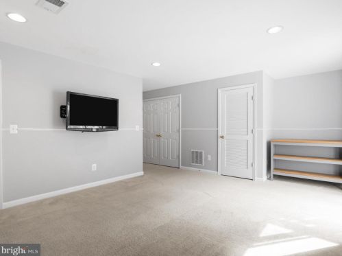 2217 William Harris Way, Woodbridge VA  22191-6381 exterior