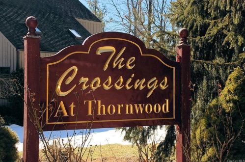 24 Rockhagen Rd, Thornwood NY  10594-2127 exterior