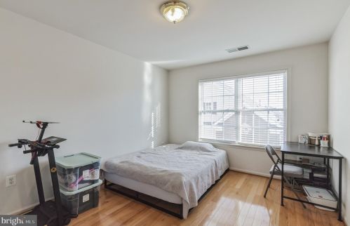 789 Vestal St, Woodbridge VA  22191-5443 exterior