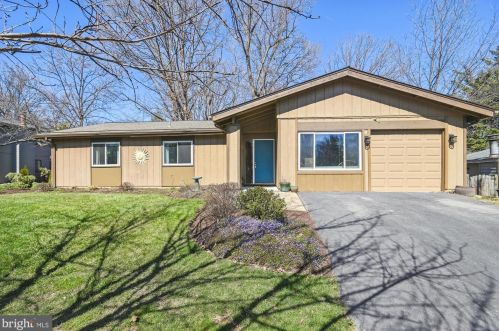 1512 Sadlers Wells Dr, Herndon VA  20170-2838 exterior