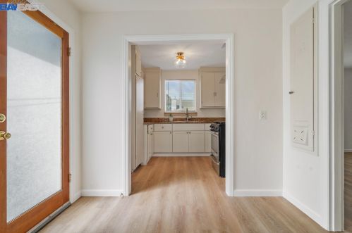 3401 Dakota St, Oakland CA 94602-3801 exterior