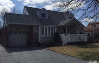 2157 Oakwood Pl, Floral Park, NY 11003-4023
