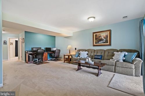 14238 Hunters Run Way, Gainesville VA  20155-4408 exterior