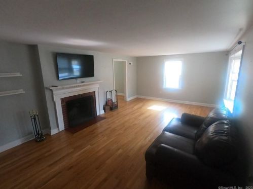 59 Aitchison Dr, United States Coast Guard Ac CT  06320-3056 exterior
