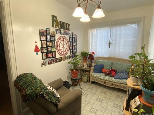 4530 Murdock Ave, Bronx, NY 10466-1008
