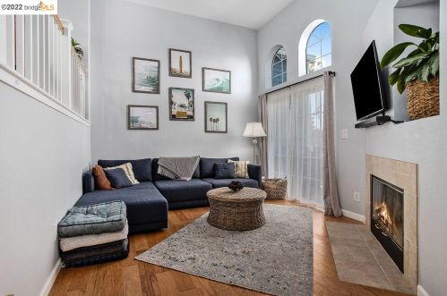 254 E St, Benicia CA  94510-3274 exterior