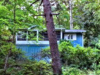 139 Watauga Heights Rd, Franklin, NC 28734-9206
