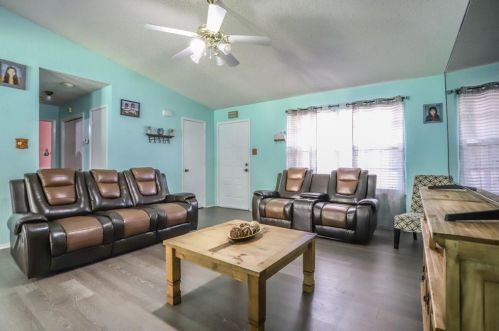 5824 Sea Breeze Ln, Fort Worth TX  76135-2068 exterior