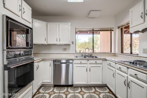 4421 Camino Gacela, Tucson AZ  85718-6807 exterior