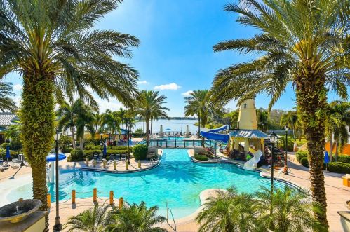 413 Islebay Dr, Ruskin FL  33572-3332 exterior