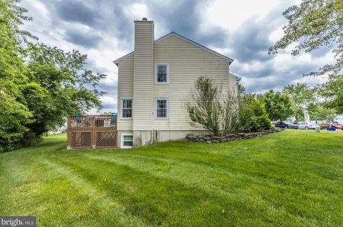 464 Sterling Ct, Southampton PA  18966-2776 exterior