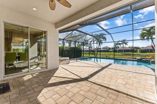 9463 Quarry Dr, Naples FL  34120-5223 exterior