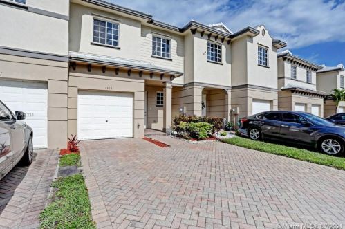 1303 Lucaya Dr, West Palm Beach, FL 33404-6452