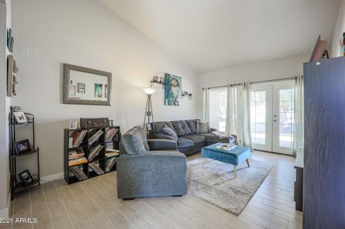 4721 Continental Dr, Glendale, AZ 85308-3404