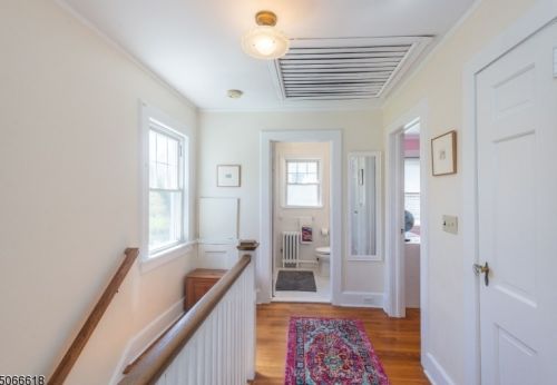 2 Clove Rd, West Paterson NJ  07424-2102 exterior