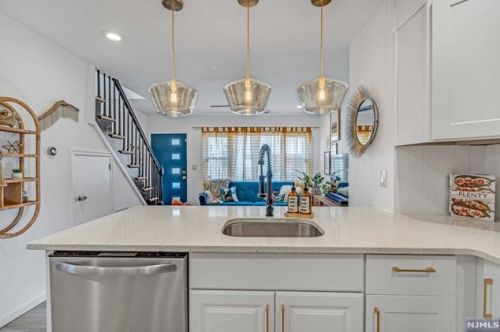 3104 Summit Ave, Union City NJ  07087-2415 exterior